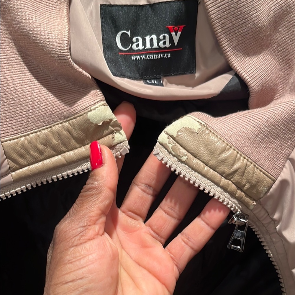 Women's Two-Tone Jacket - Picture 7 of 17